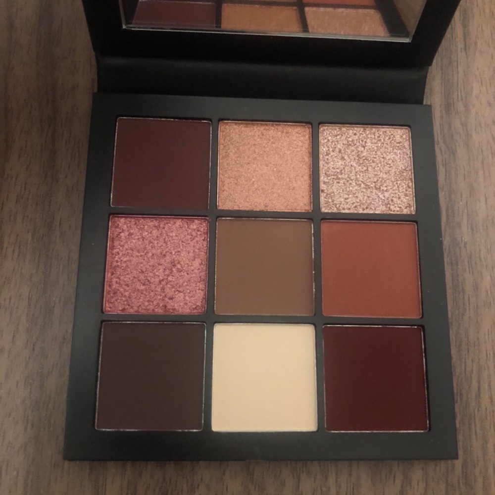 Huda Beauty Mauve Obsessions Palette
